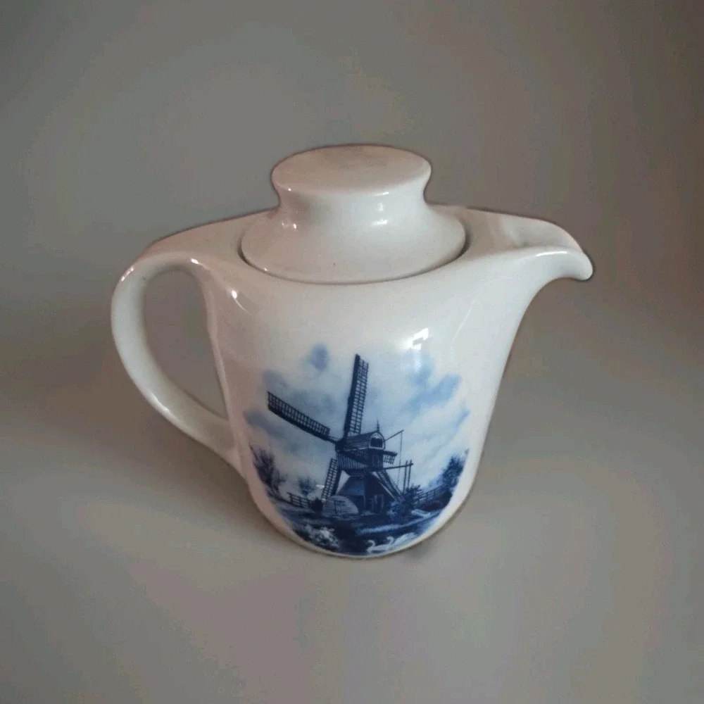 Delft - Blauw Made in Holland Individual Tea Pot Hand Decorated